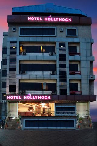 Hollyhock Hotel