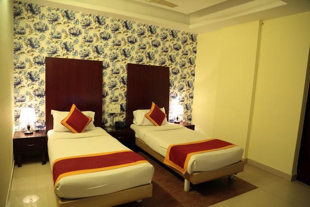 Hollyhock Hotel 3*