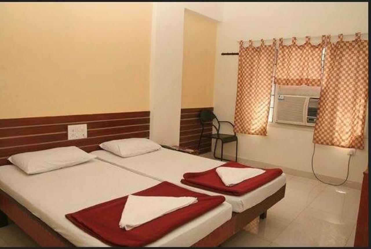 Grand Sandarshini