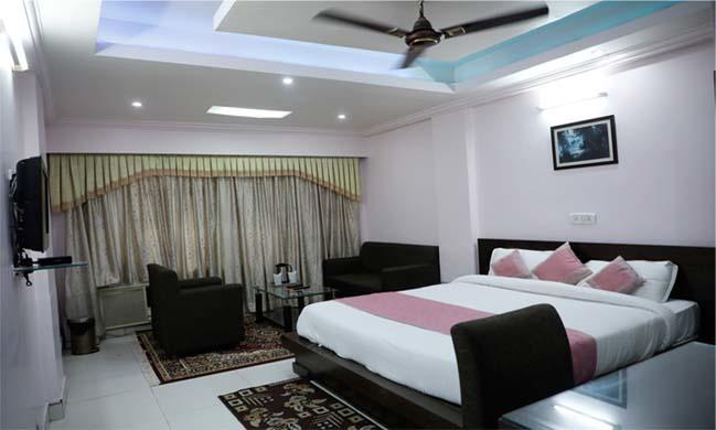 Hotel Grand Sandarshini 3*
