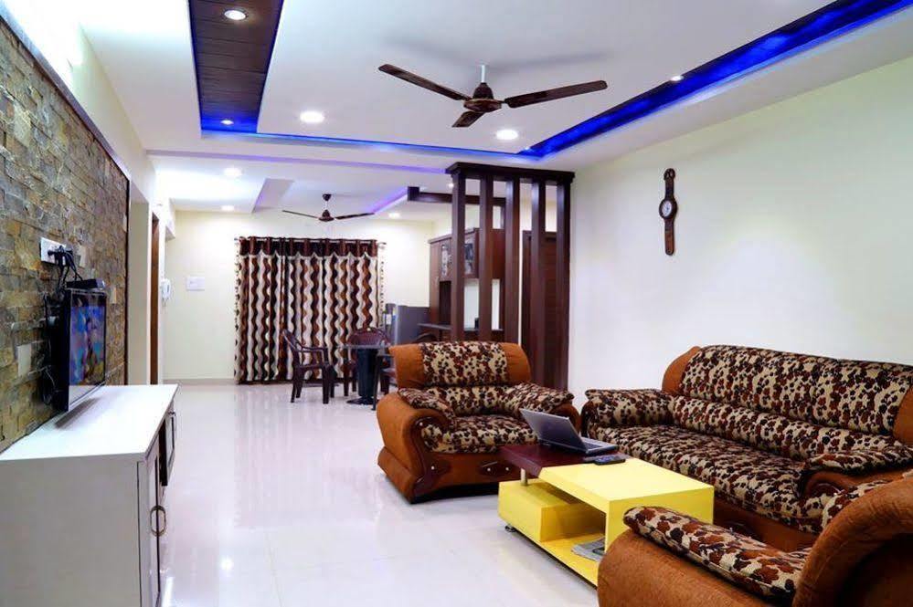 Oyo Hitech City