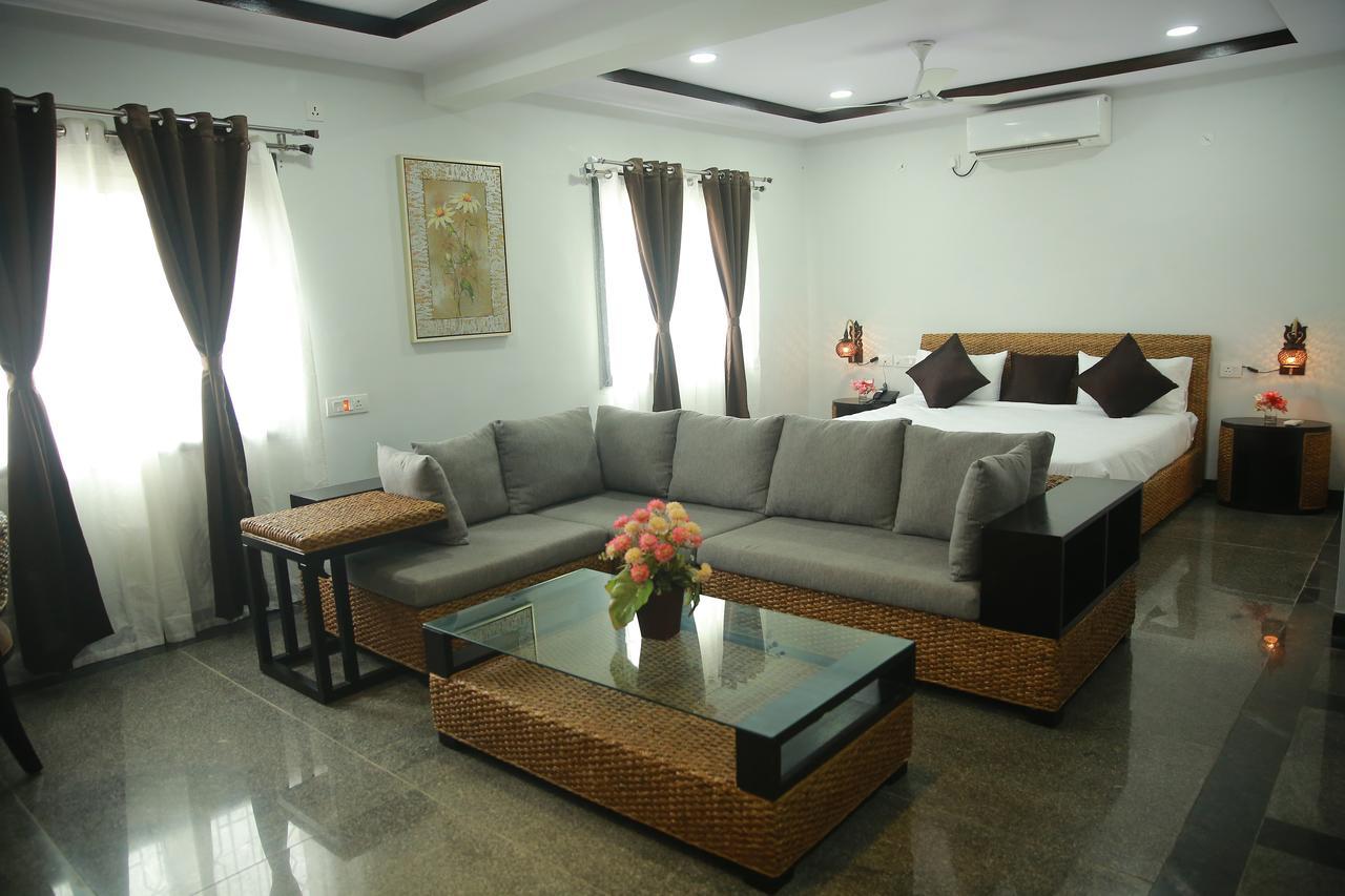 Lokis Forest Hotel