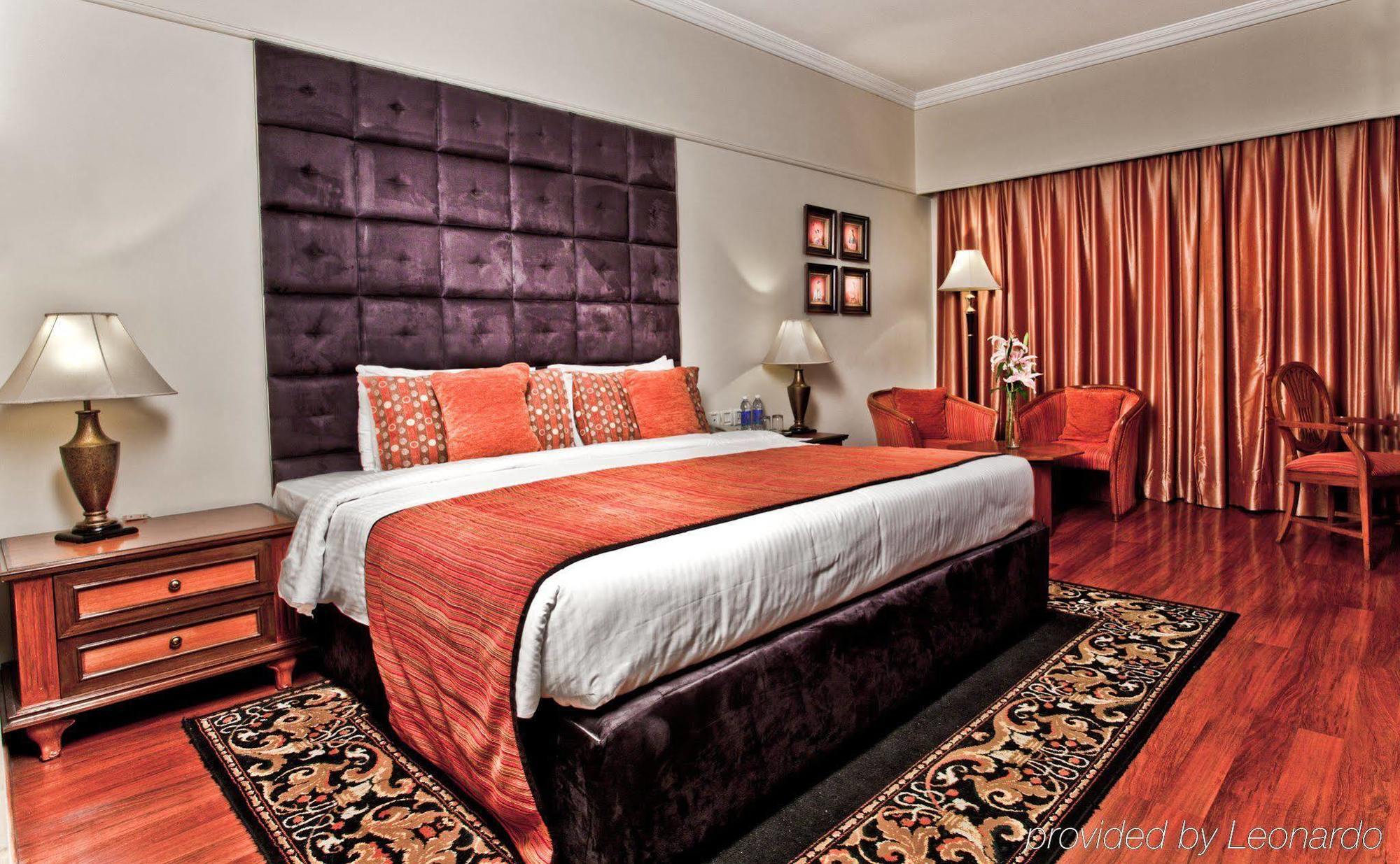 Taj Deccan 5*