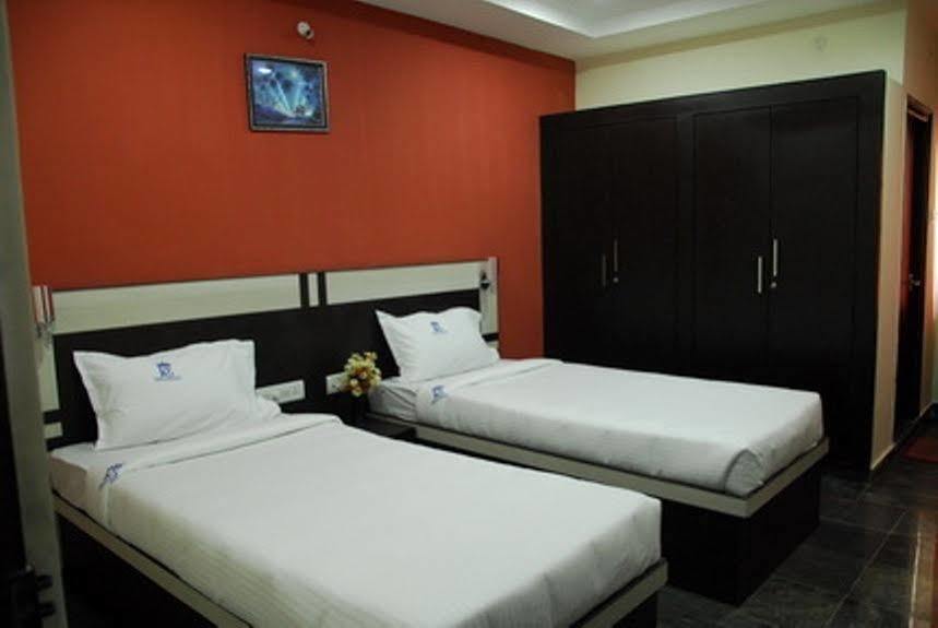 Royal Grand 2* Hyderabad