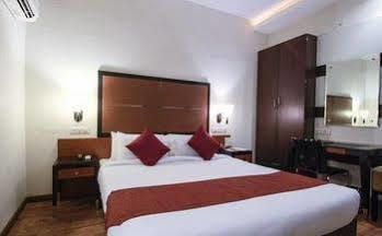 Kens Hotel 3*