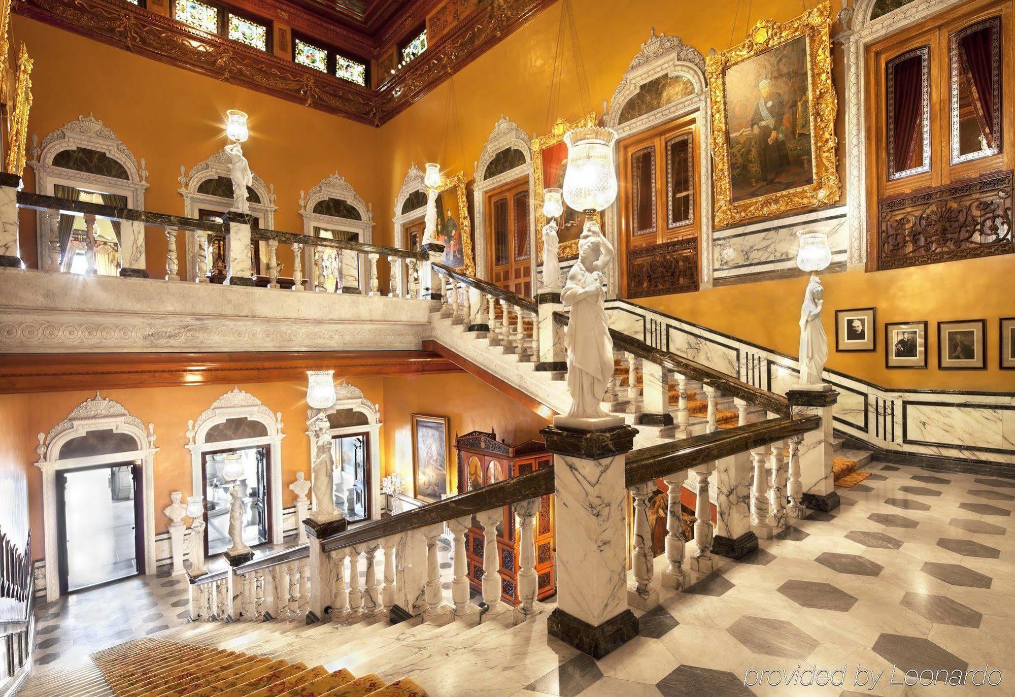 Taj Falaknuma Palace 5*