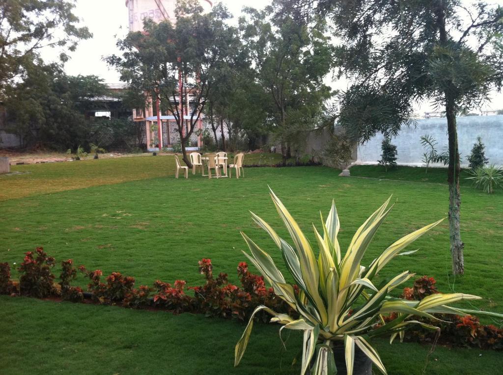Hotel Oyster Airport 3*