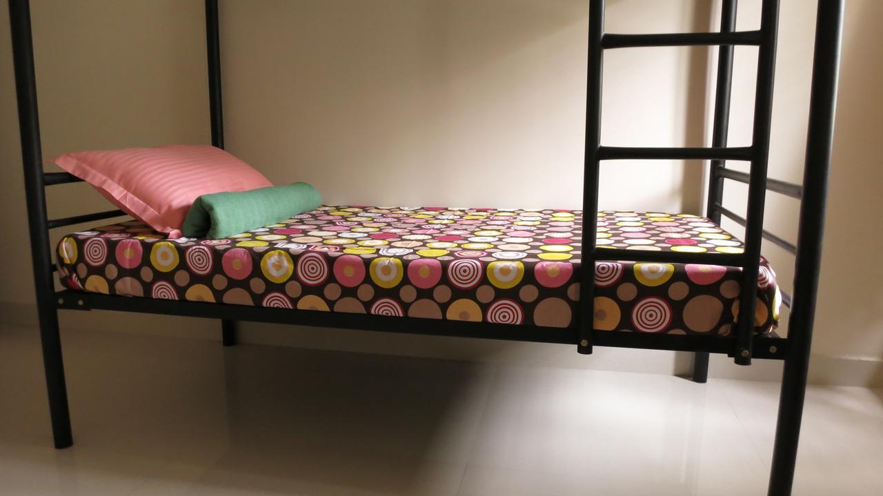 Hostel Beehive Commune *
