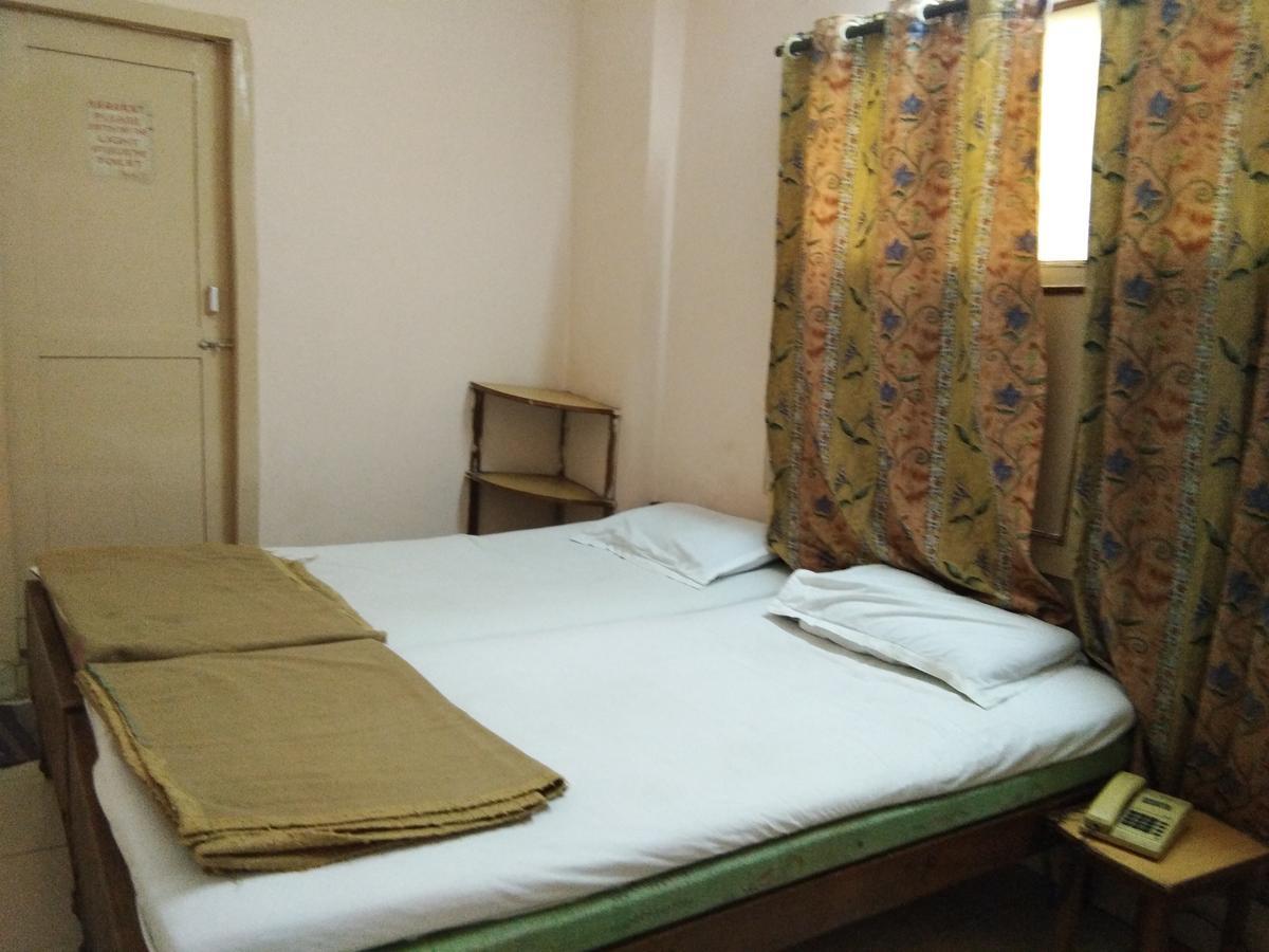 Srinivasa Lodge *