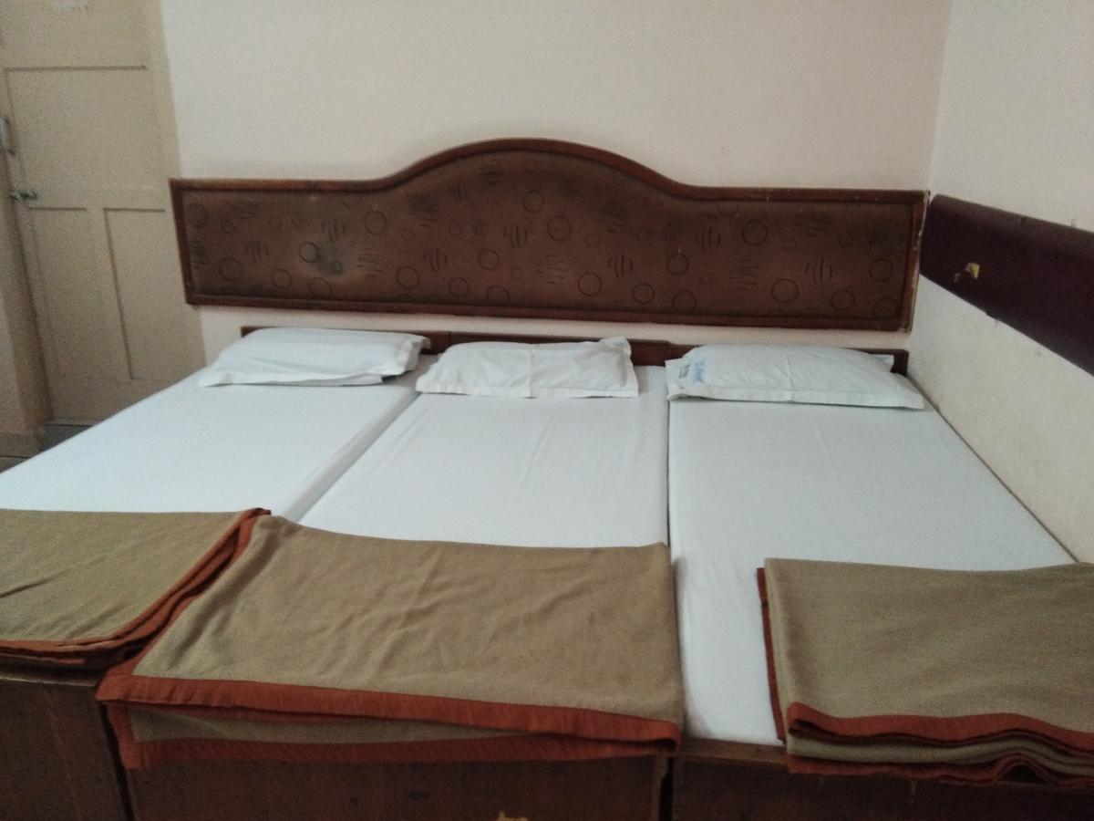 Srinivasa Lodge Hyderabad