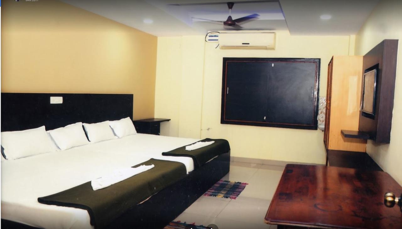 Hotel Divya *