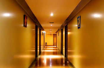 Oyo Premium Begumpet Hotel Hyderabad