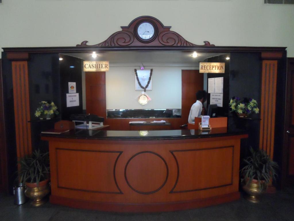 Kamat Lingapur Hotel