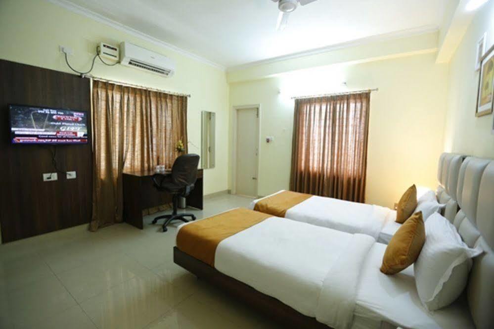 Apartment Oyo Hc Max Cure Hospital *