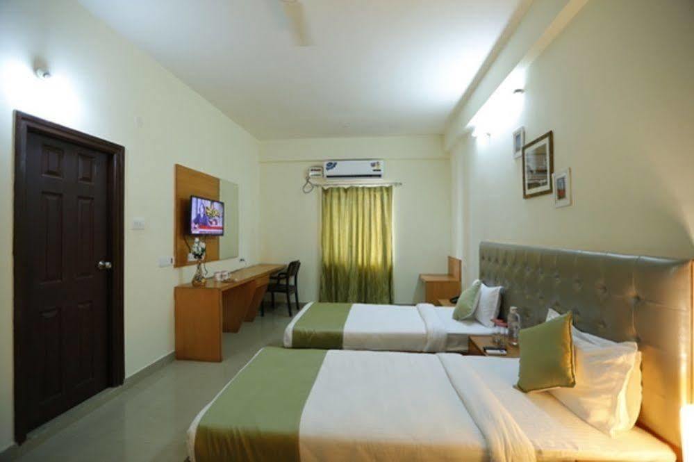 Oyo Hc Max Cure Hospital Apartment Hyderabad