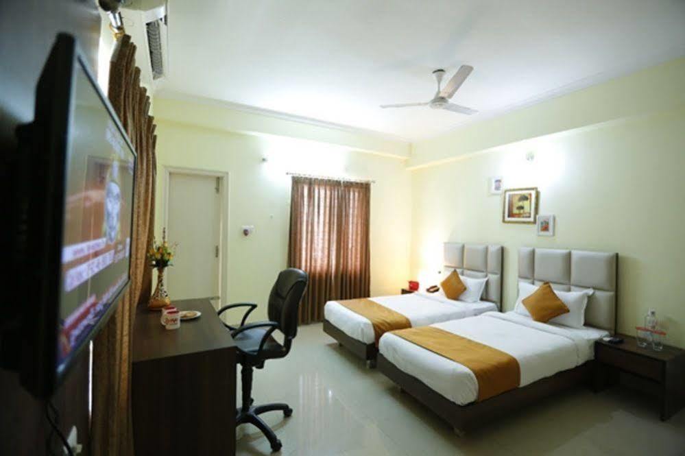Oyo Hc Max Cure Hospital Hyderabad