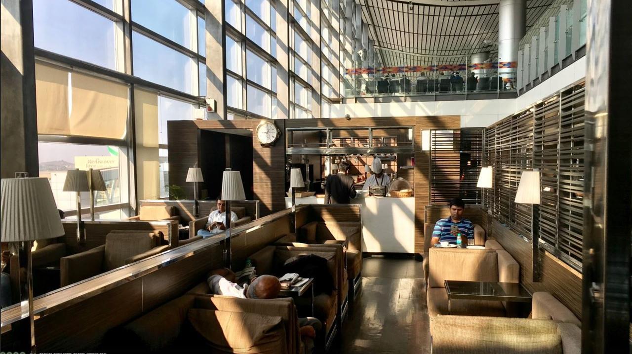 Transit By Plaza Premium Lounge Hotel *