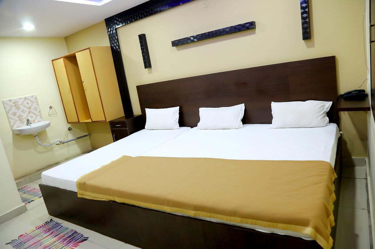 Divya Hotel