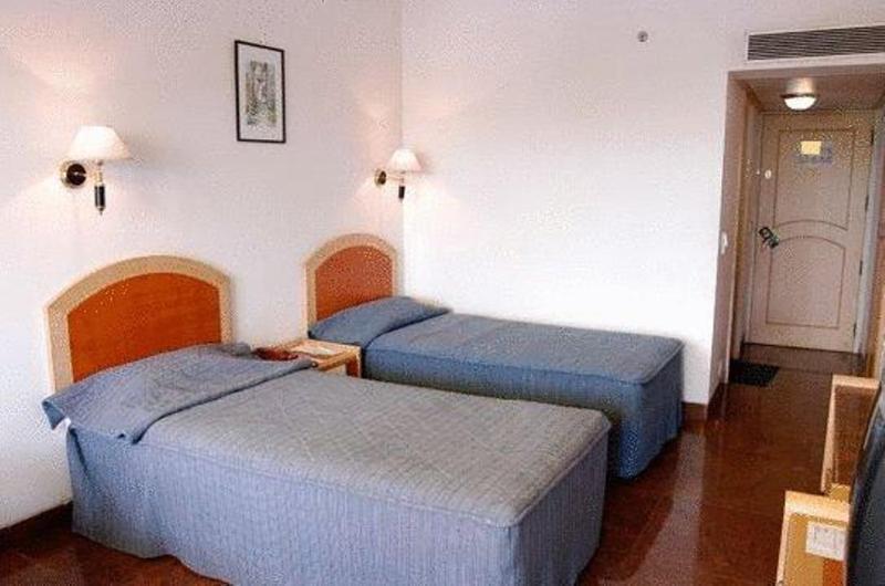 Kamat Lingapur Hotel