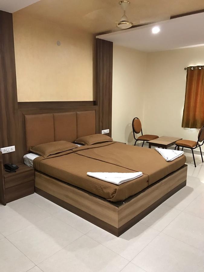 Hotel Dwaraka Paradise *