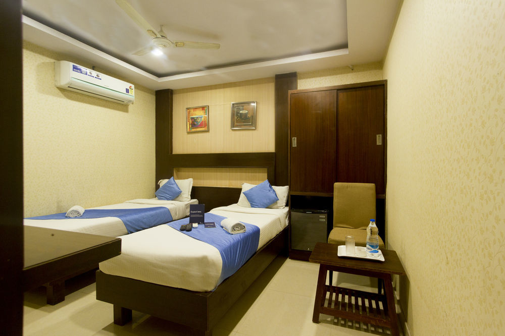 Vaccinated Staff - Capital O 18592 M 3* Hyderabad