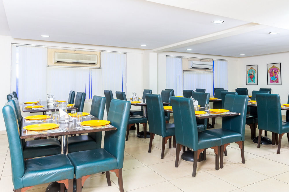 Hotel Treebo Sravya Residency 3*