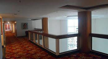 Hotel Fabexpress Tourist Plaza 3*