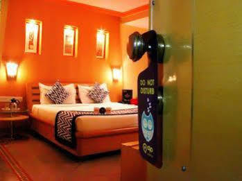 Hotel Oyo Premium Begumpet 3*