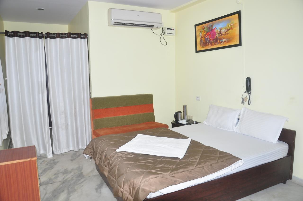 Grand Seasons Hotel