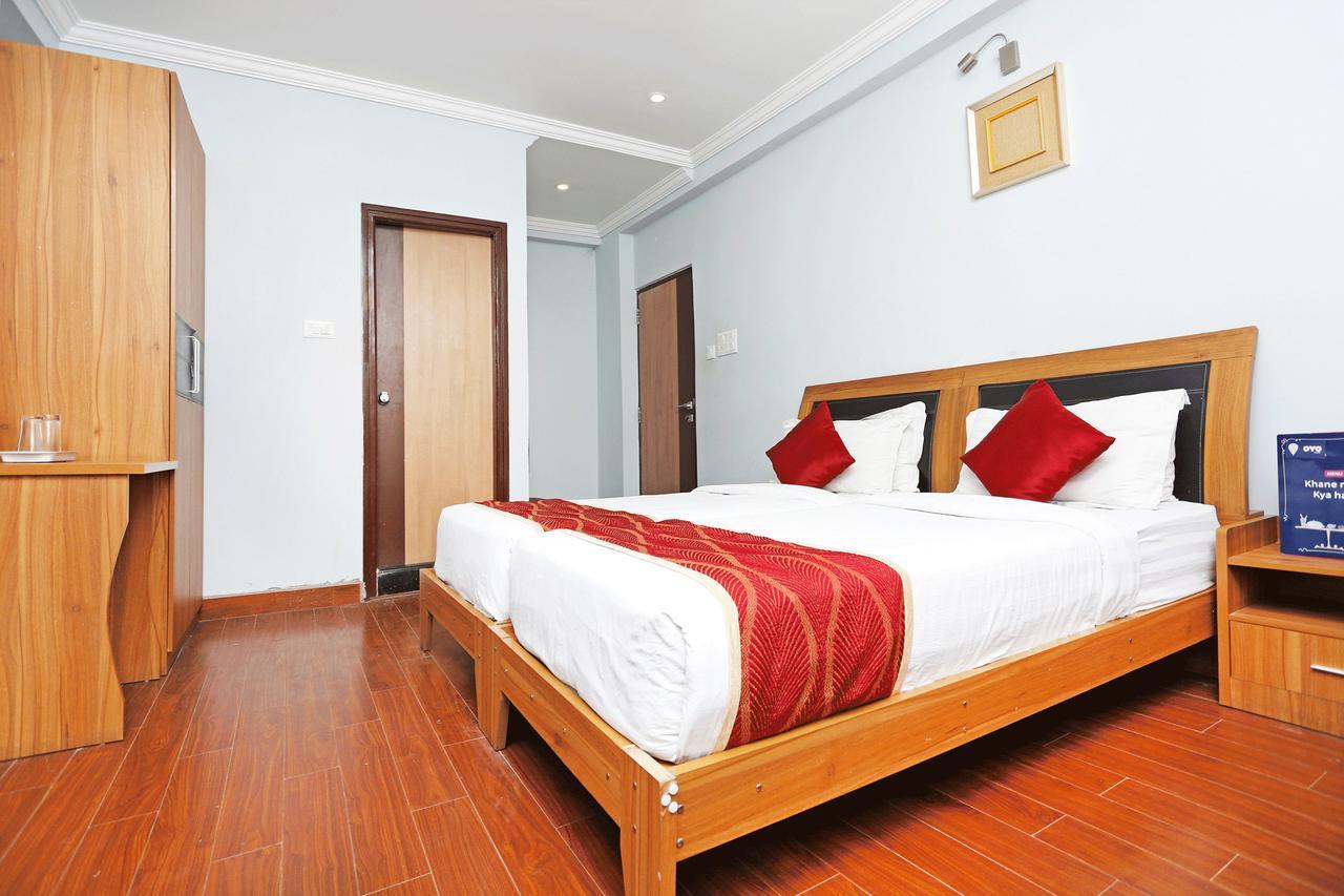 Oyo 7552 Sky Grand 3*