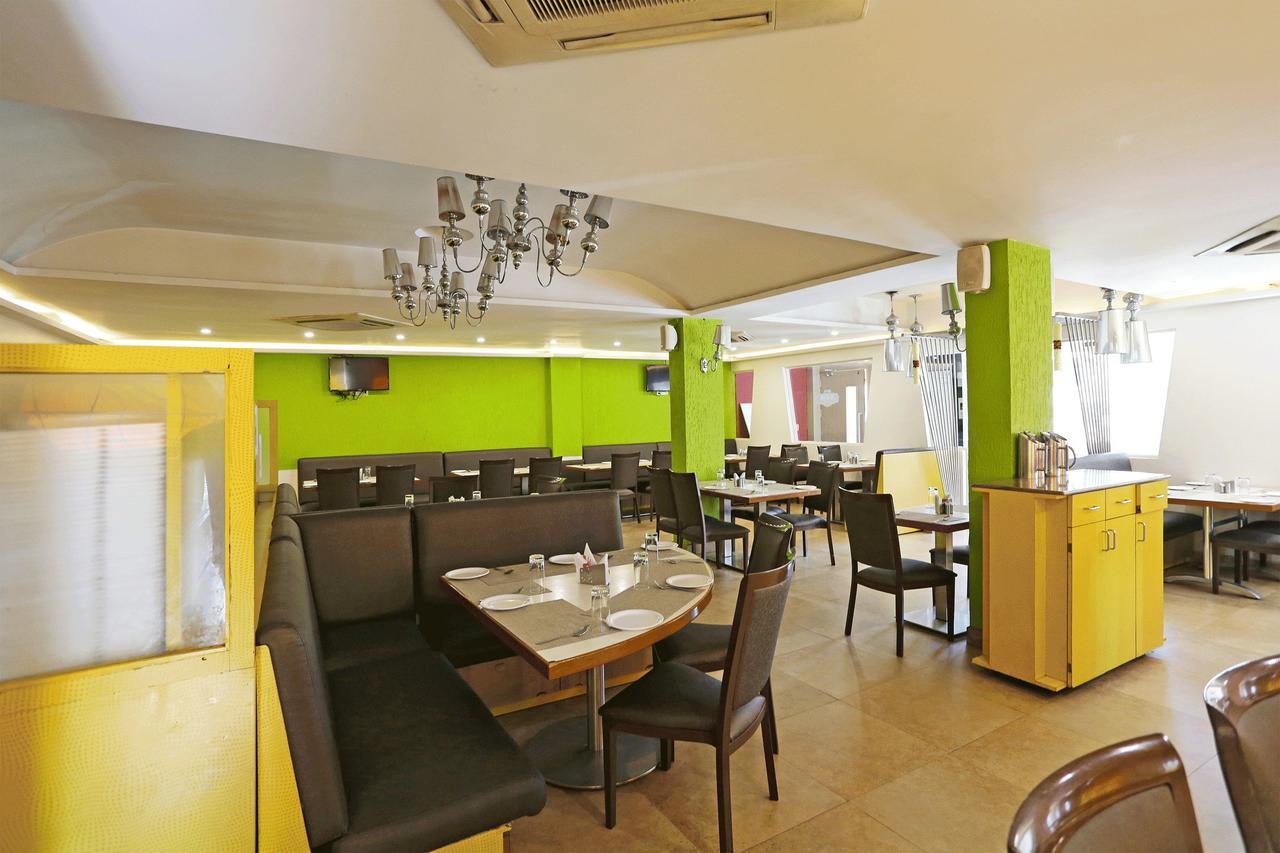 Oyo 7552 Sky Grand 3* Hyderabad