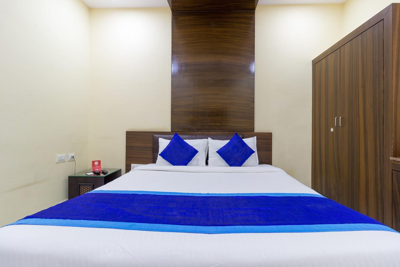 Hotel Oyo 7627 Royal Plaza 3*