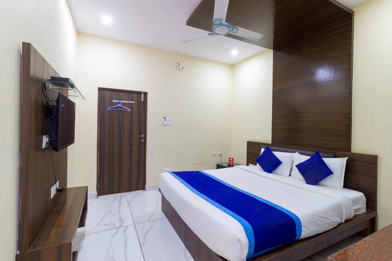 Oyo 7627 Royal Plaza 3*