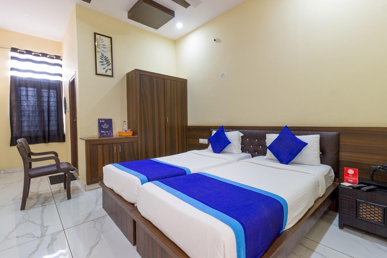 Oyo 7627 Royal Plaza Hyderabad