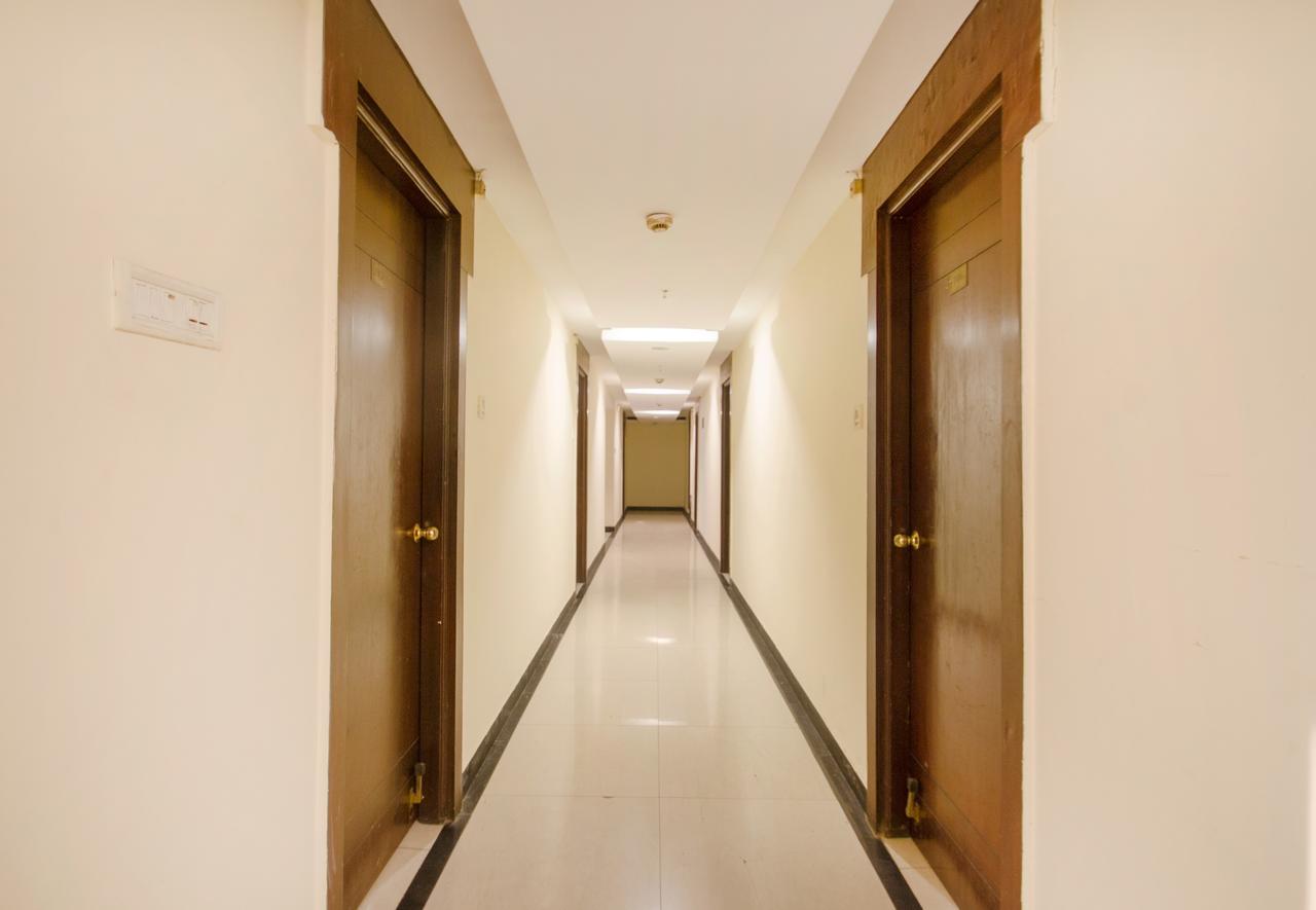 Hotel Hollyhock 3*