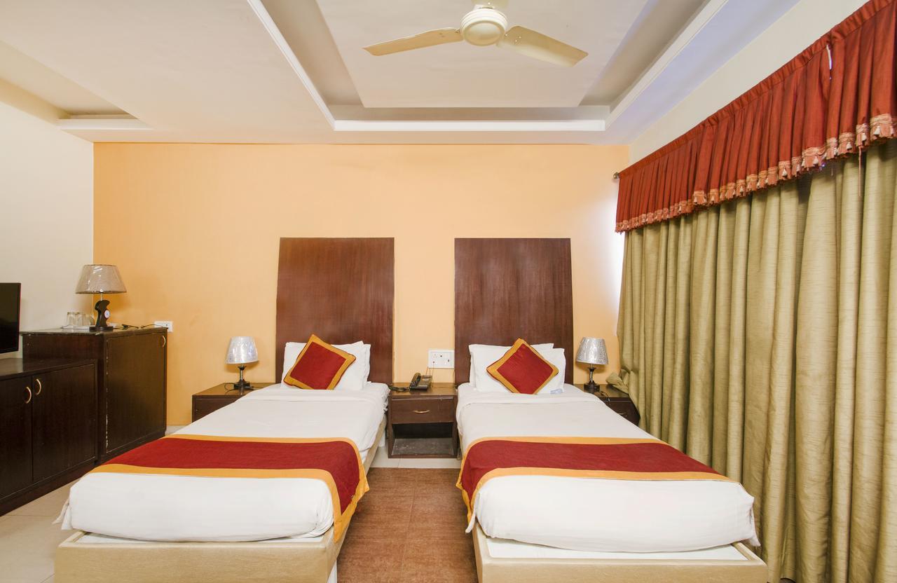 Hollyhock 3* Hyderabad