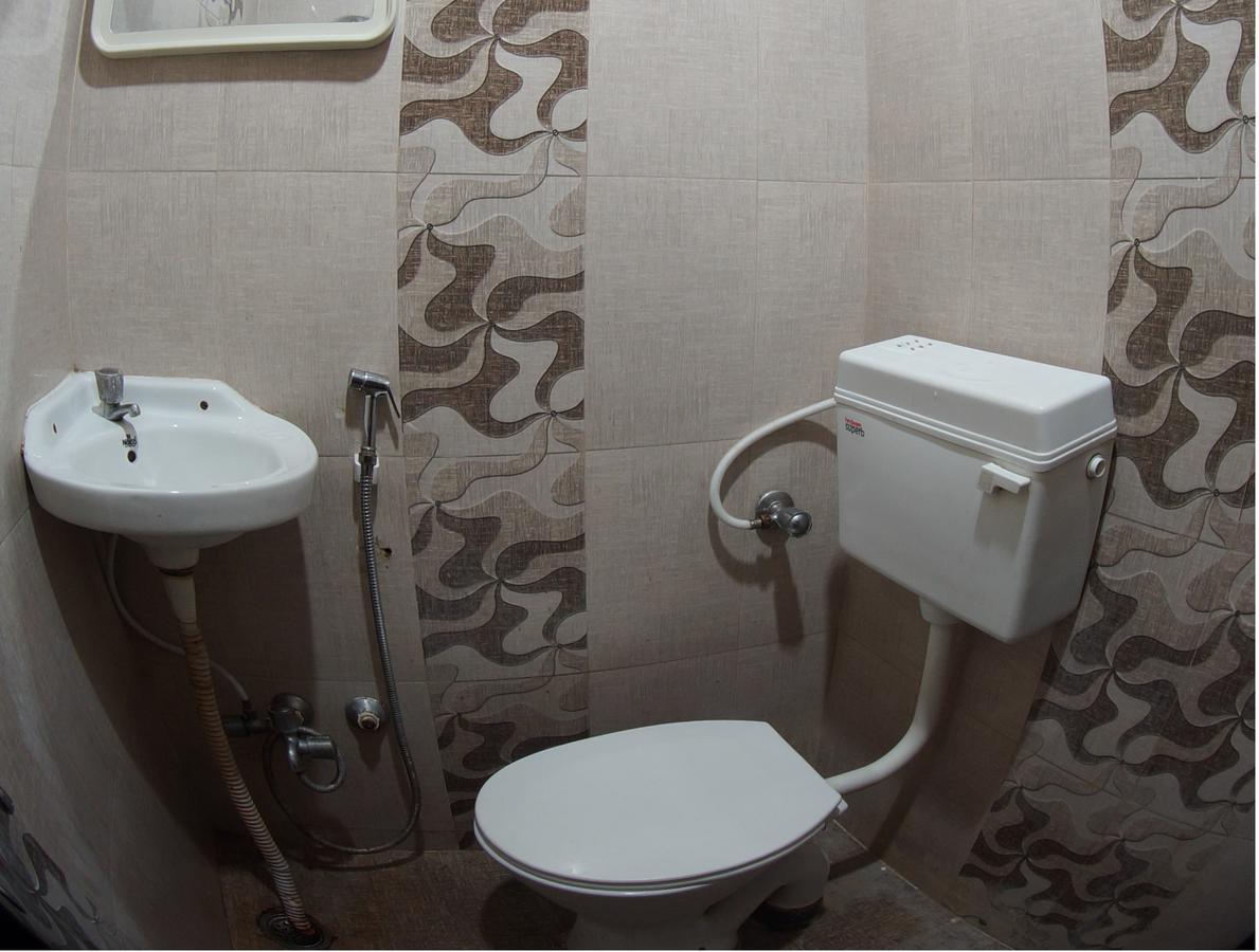 Oyo Flagship 74392 Mahesh Residency Hyderabad