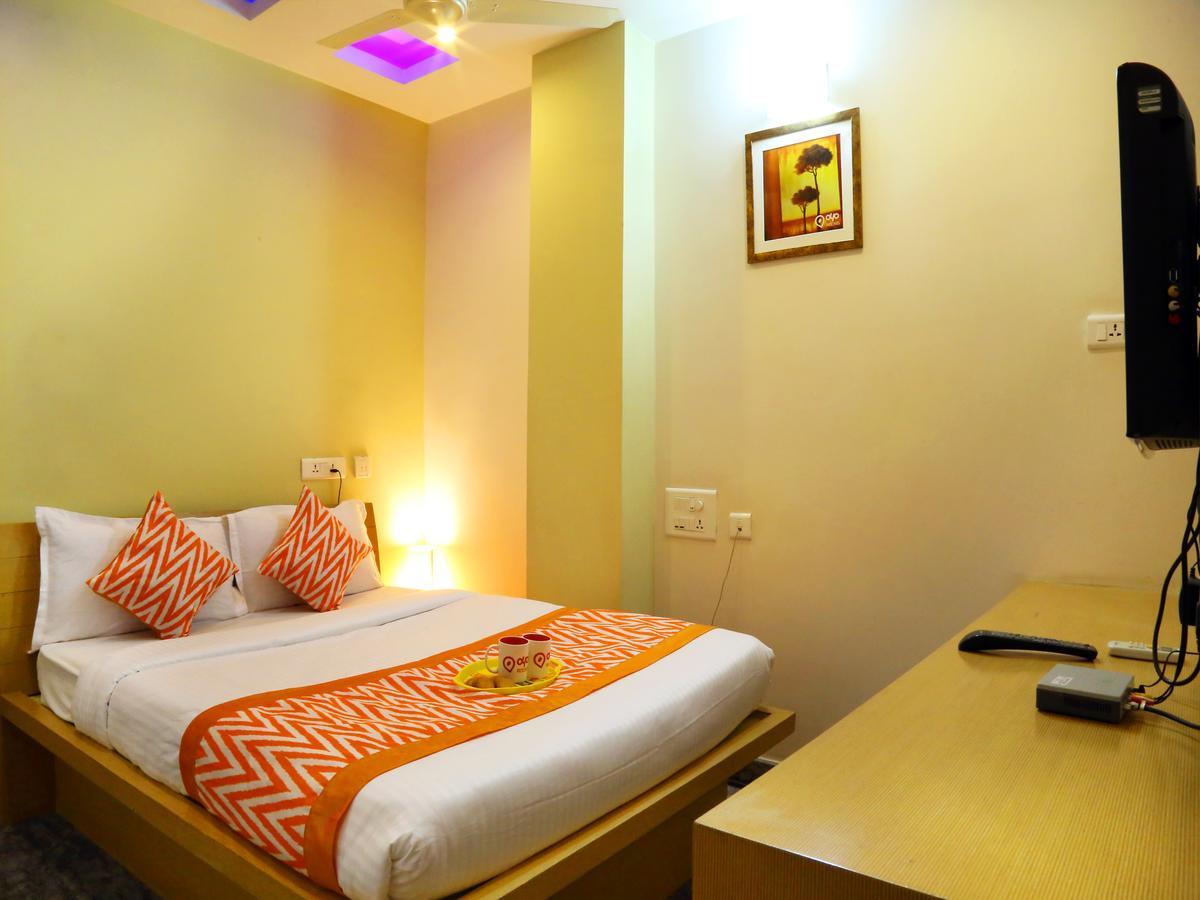 Hotel Oyo 732 Near Dlf 2*