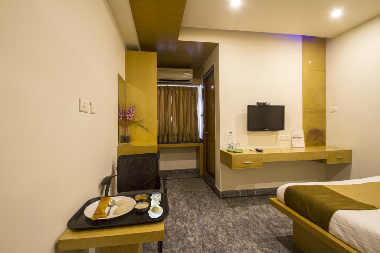 Oyo 732 Near Dlf 2* Hyderabad