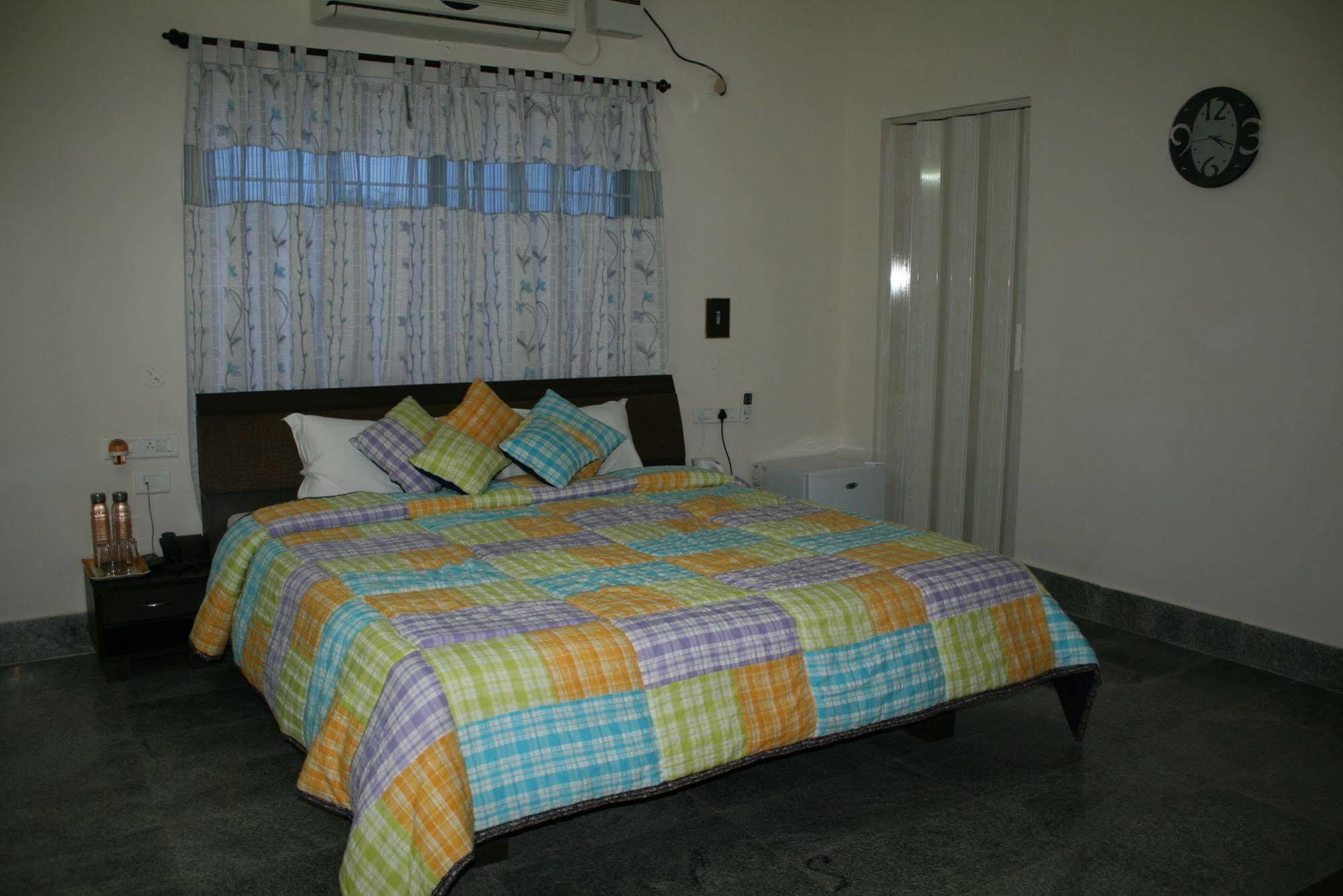 Serenity Elite Bed & Breakfast Hyderabad