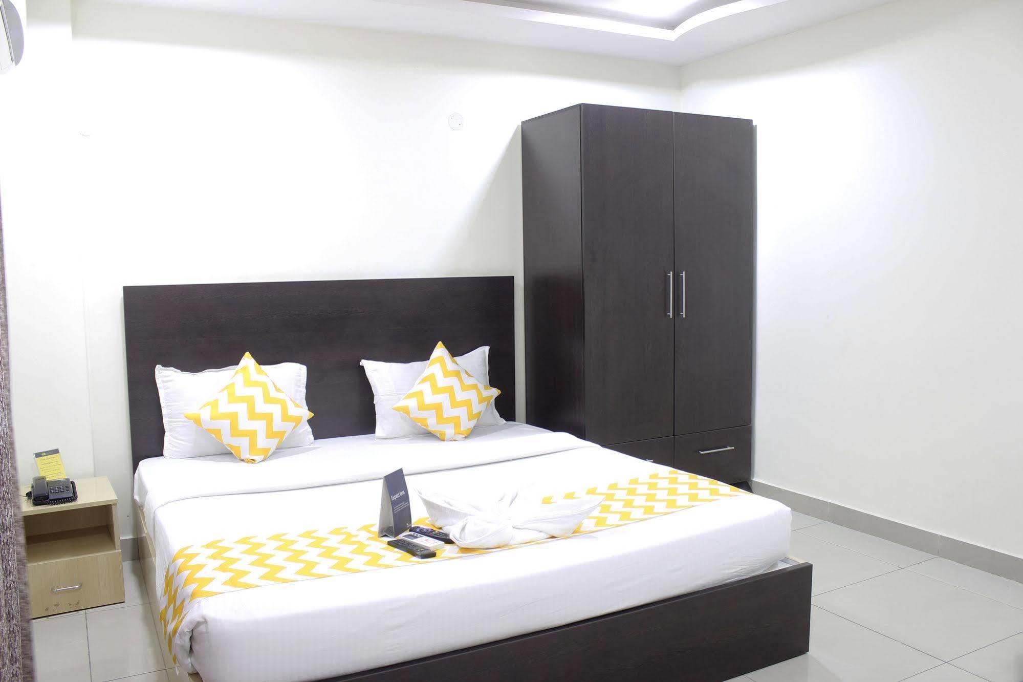 Oyo 17375 My Place Kondapur Hicc Hyderabad
