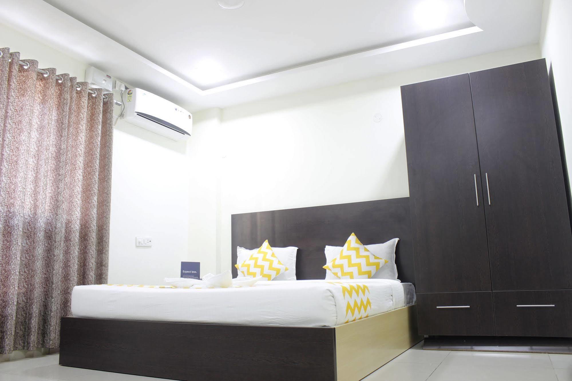 Hotel Oyo 17375 My Place Kondapur Hicc 3*