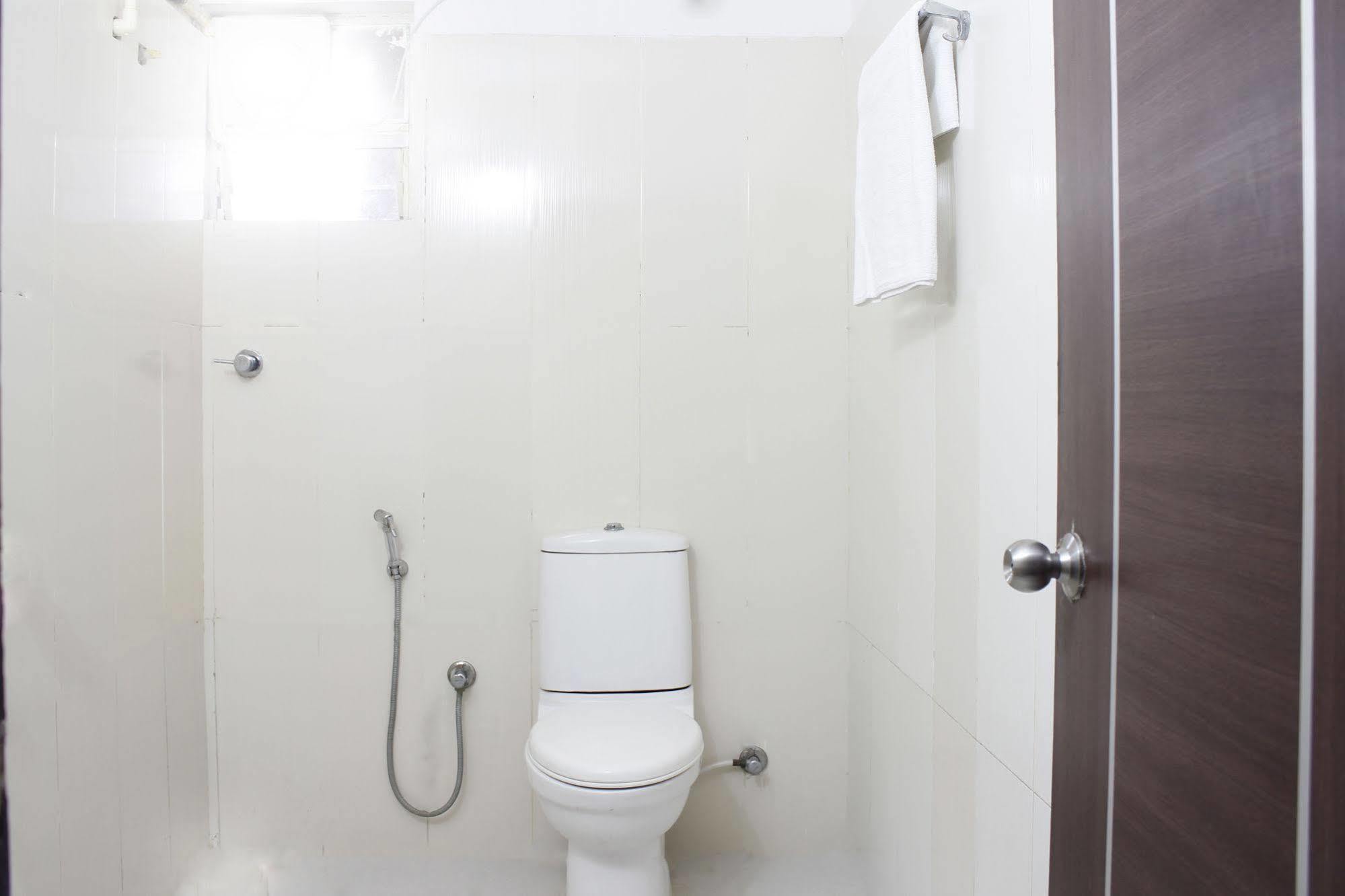 Oyo 17375 My Place Kondapur Hicc Hotel