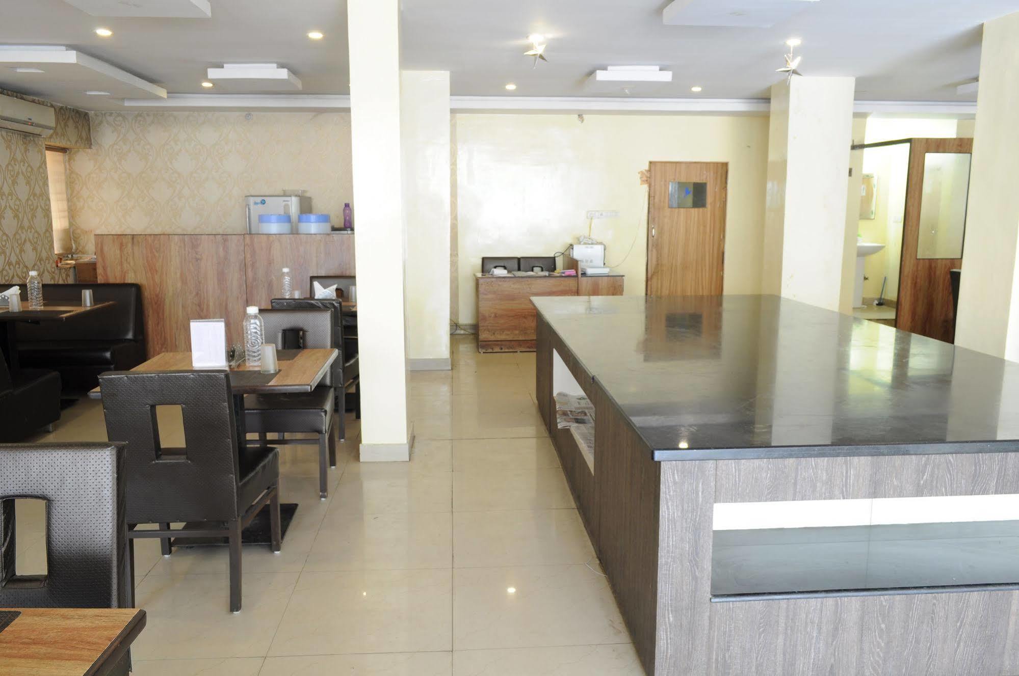 Oyo 17375 My Place Kondapur Hicc Hotel