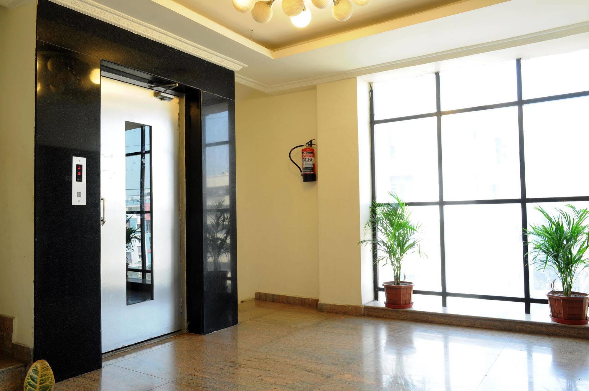 Hotel Oyo 17375 My Place Kondapur Hicc Hyderabad