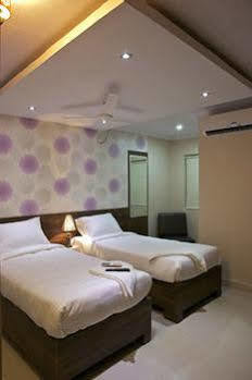 Oyo 17375 My Place Kondapur Hicc Hyderabad