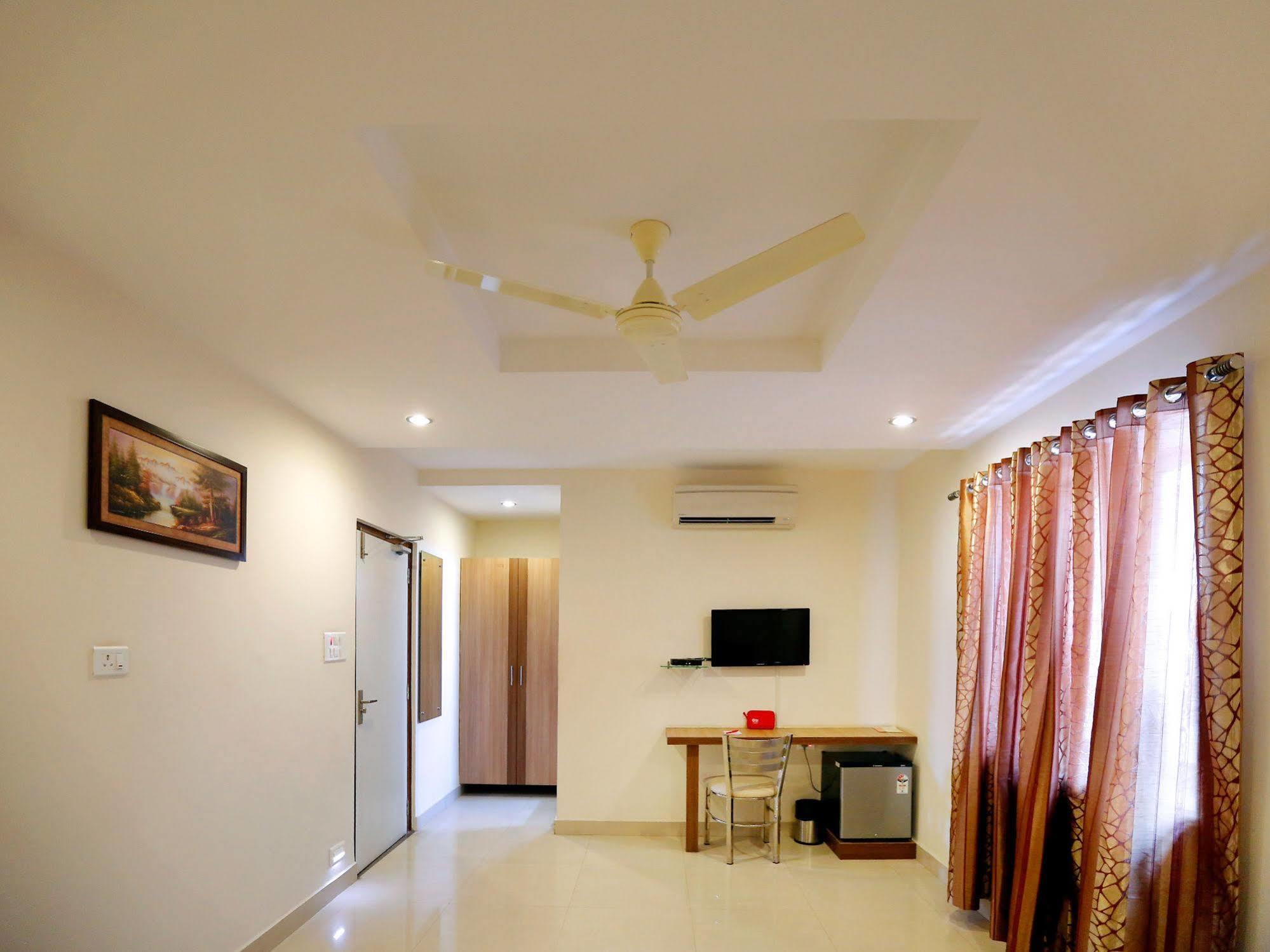 Oyo Gachibowli-miyapur Road Hotel