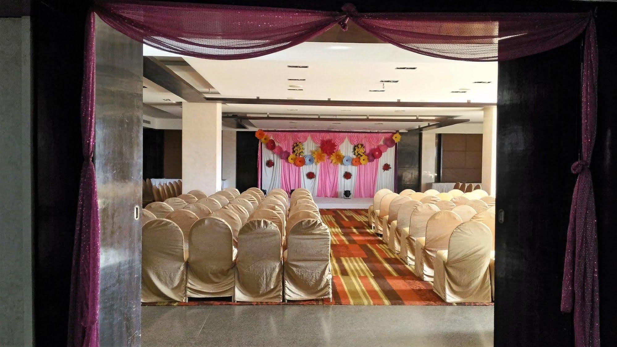 Hotel Taj Tristar