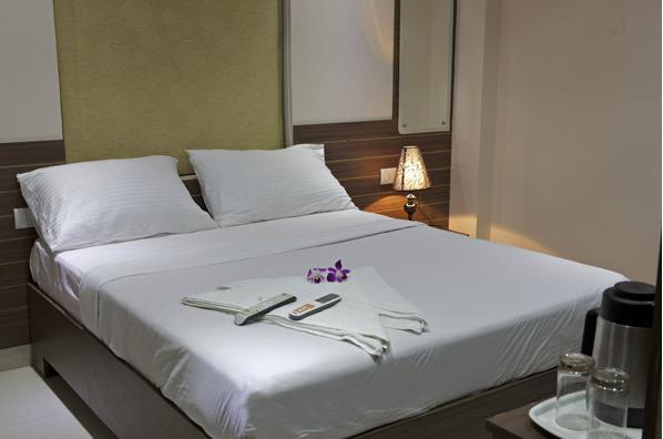 Oyo 17375 My Place Kondapur Hicc Hotel Hyderabad