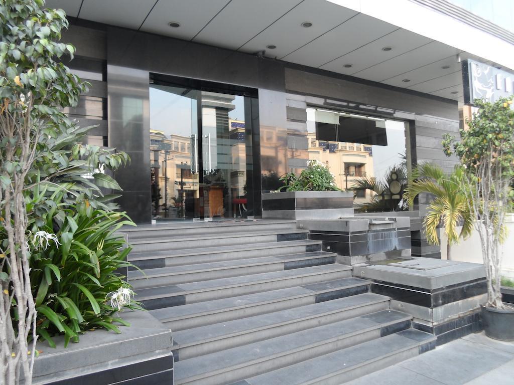 Ebony Boutique 3*